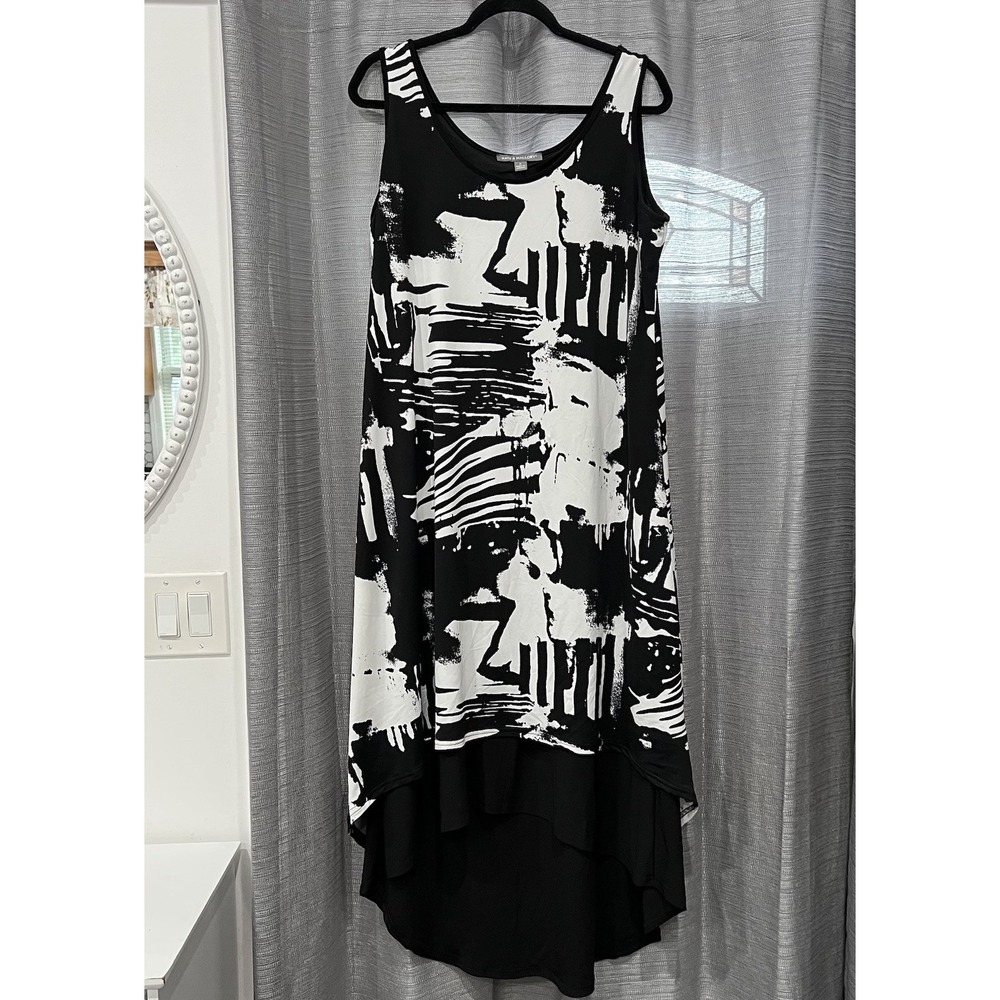 Kate And Mallory Beautiful Women's Black-And-White Abstract  Dress Size Medium